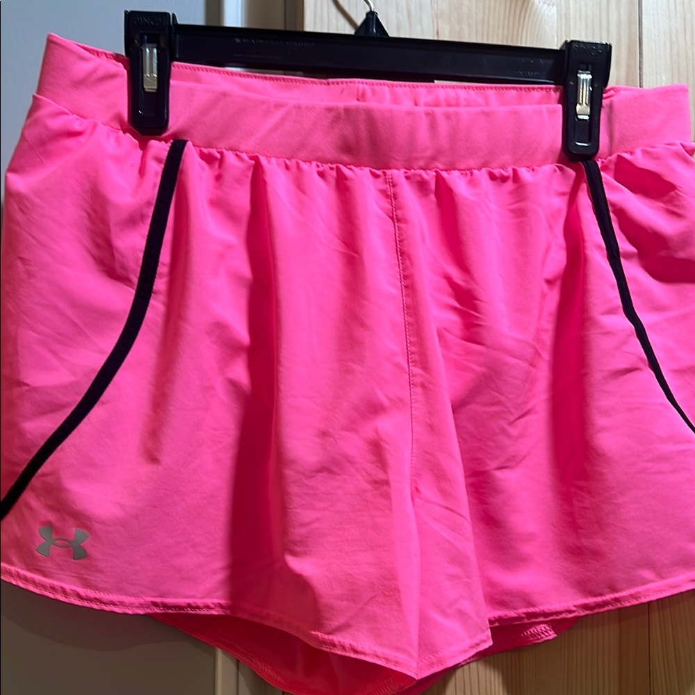 Under Armour Pink Athletic Shorts with Elastic Waistband / heatgear
